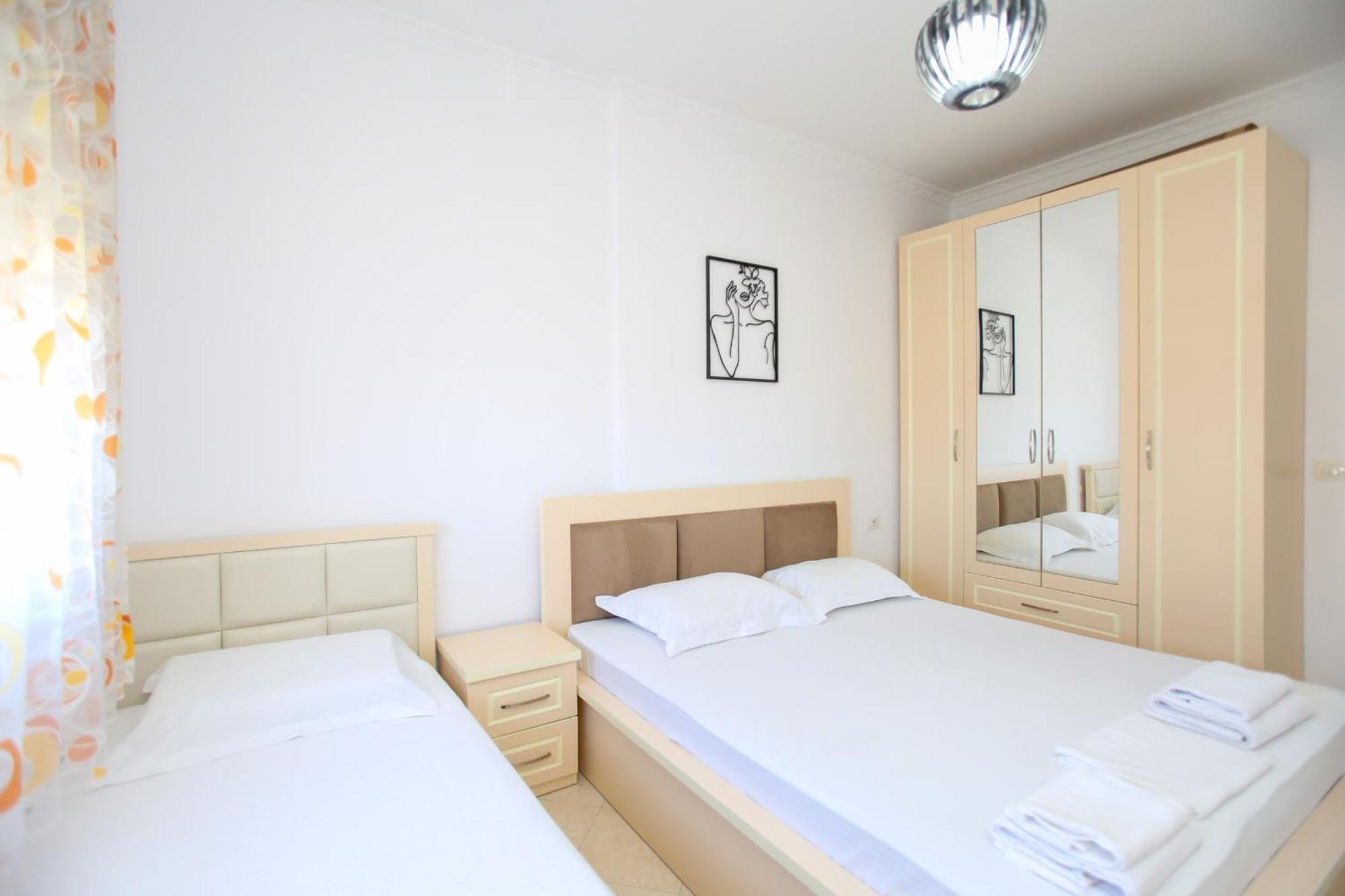 Seascape Apartments Vlorë エクステリア 写真